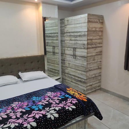 Hotel Rb Palace 印多尔 外观 照片