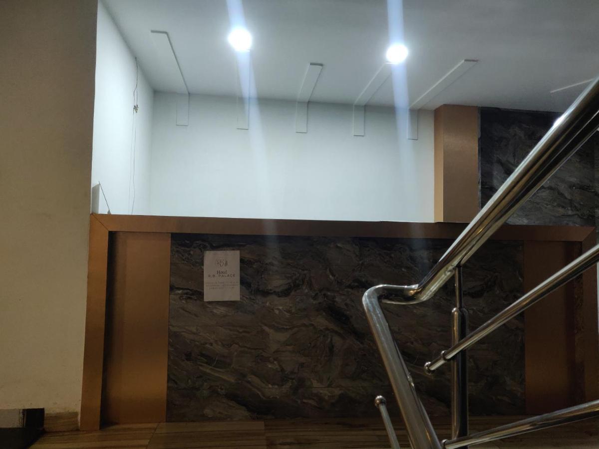 Hotel Rb Palace 印多尔 外观 照片