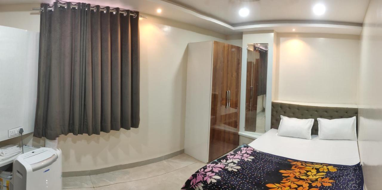 Hotel Rb Palace 印多尔 外观 照片