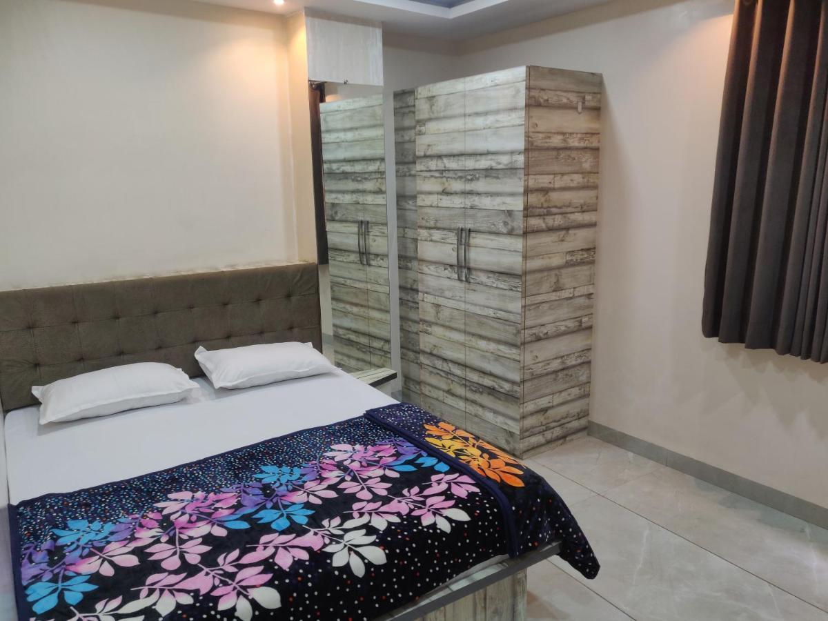 Hotel Rb Palace 印多尔 外观 照片
