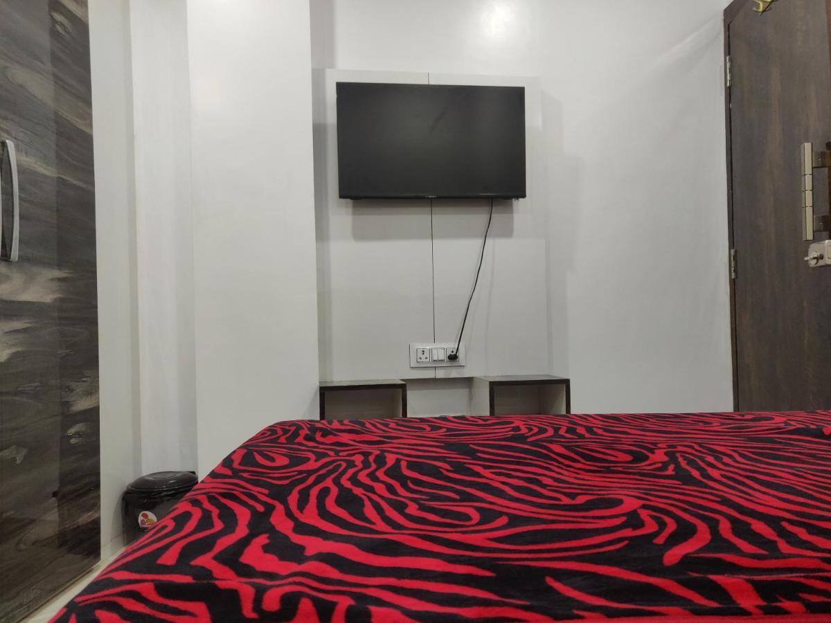 Hotel Rb Palace 印多尔 外观 照片