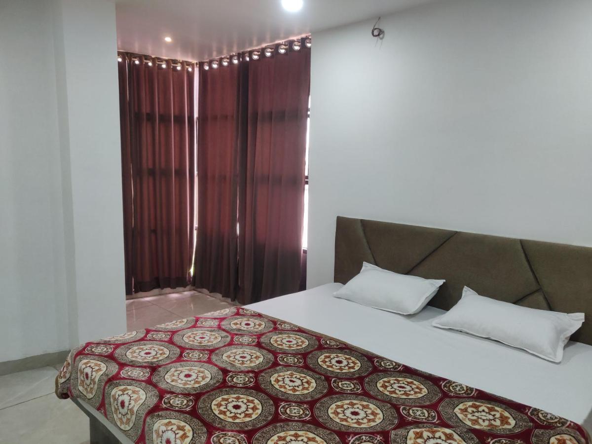 Hotel Rb Palace 印多尔 外观 照片