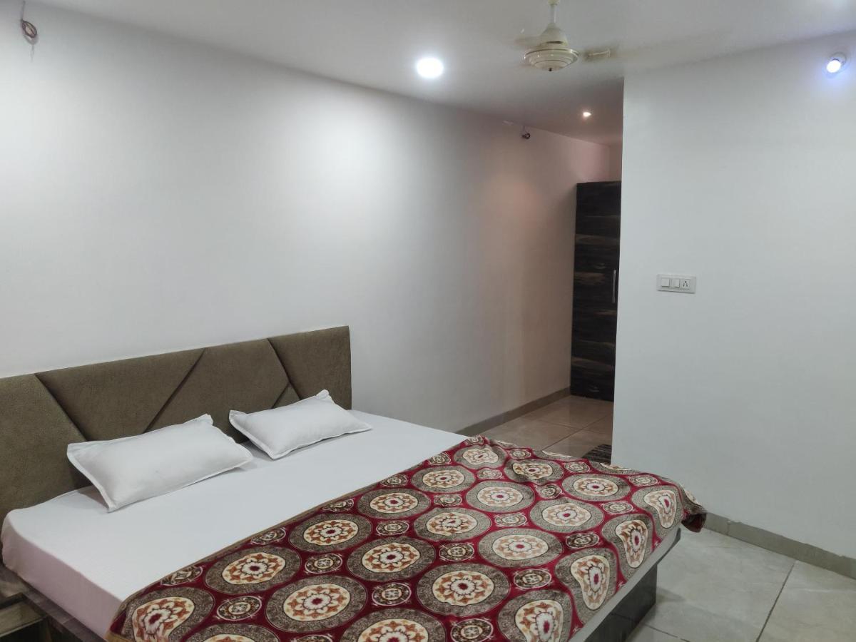 Hotel Rb Palace 印多尔 外观 照片